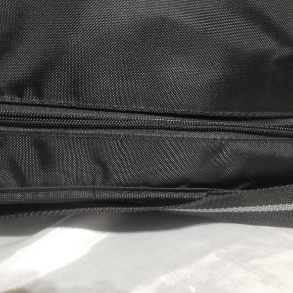 Solo Carrying Case Briefcase for 16" Notebook -Black Used/ Like New - Picture 6 of 16